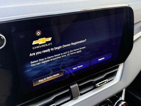 New 2026 Chevrolet Equinox LT w/ Convenience Package II FWD image 12