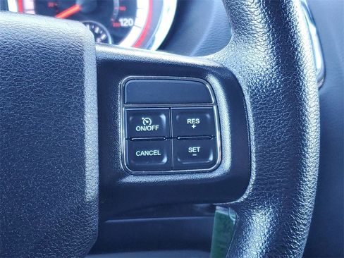 Used 2020 Dodge Grand Caravan SE image 12