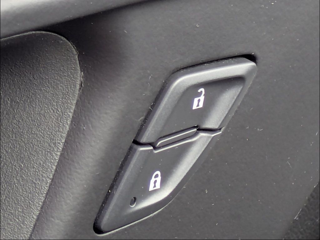 Used 2025 Chevrolet Malibu LT FWD image 26