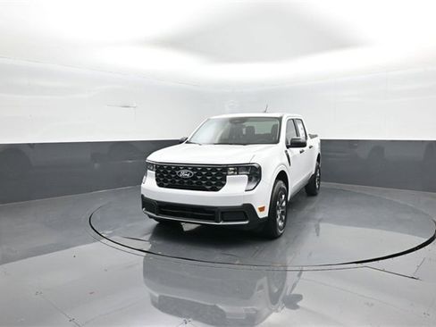 New 2025 Ford Maverick XLT image 3