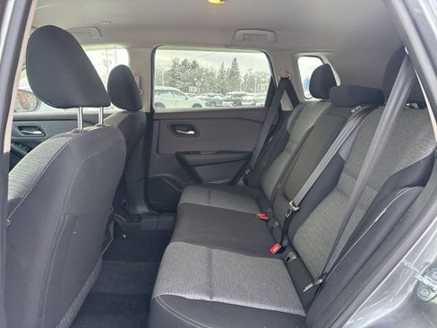 Used 2023 Nissan Rogue SV image 6