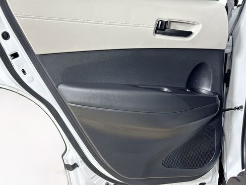 Used 2026 Toyota Corolla Cross LE image 21