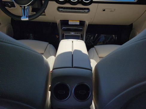 Certified 2025 Mercedes-Benz GLB 250 image 23