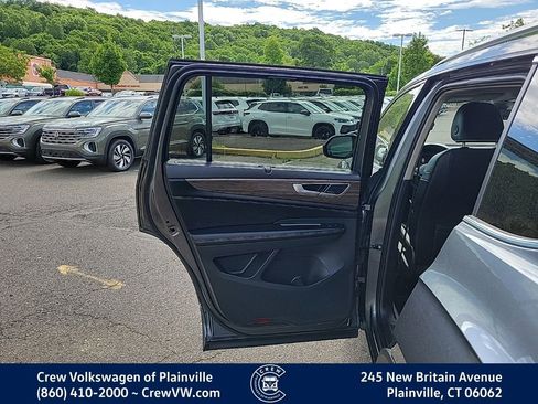 Certified 2024 Volkswagen Atlas SEL Premium R-Line AWD/4WD image 50