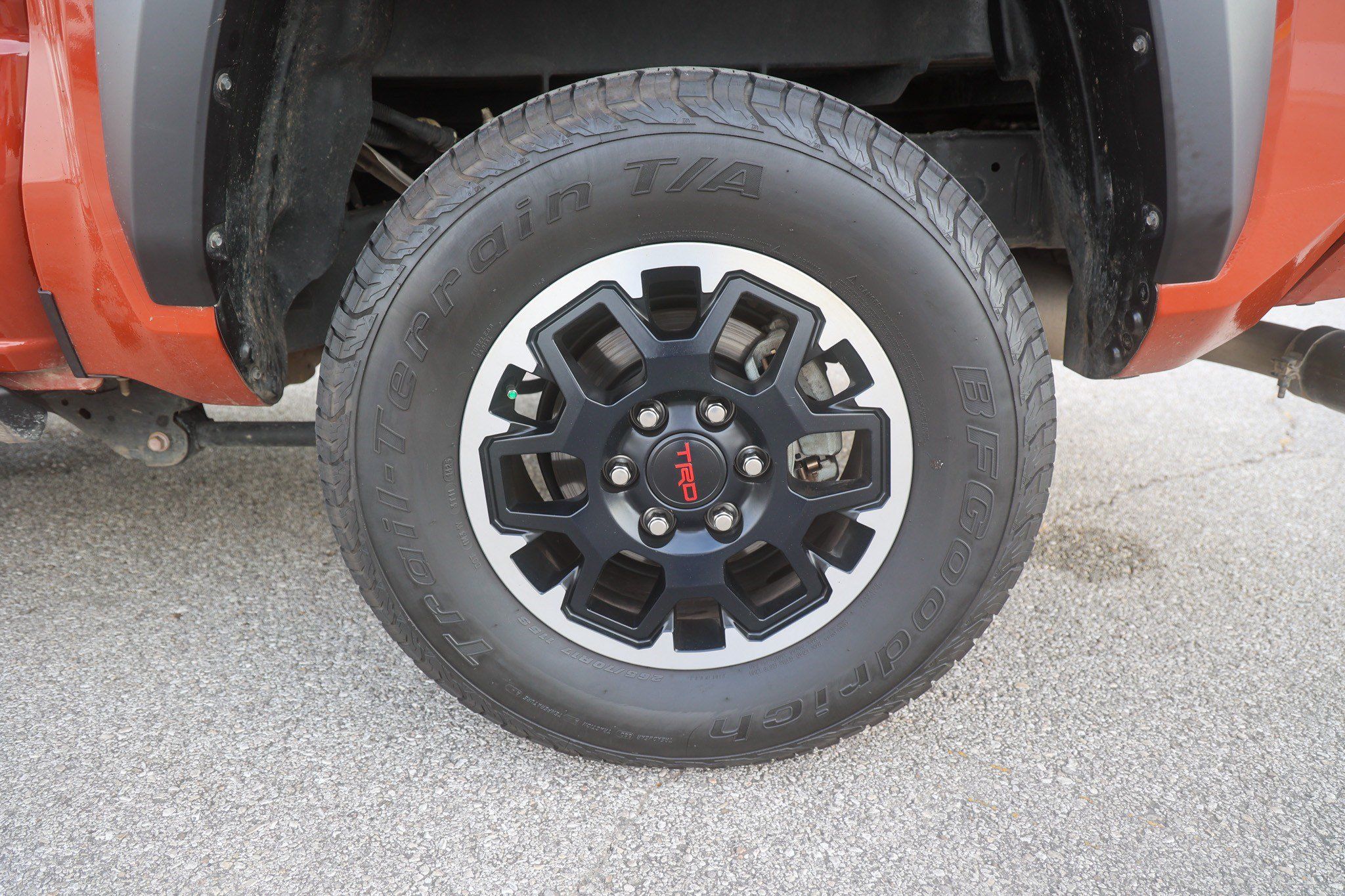 Certified 2025 Toyota Tacoma TRD Off-Road AWD/4WD image 16