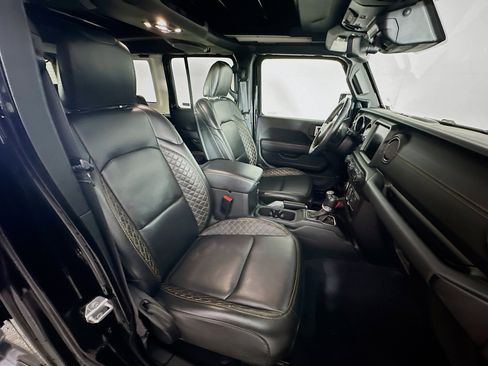 Used 2022 Jeep Wrangler Unlimited Sahara image 30