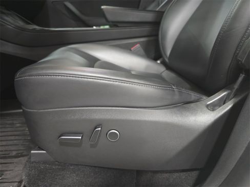 Used 2023 Tesla Model Y Long Range image 27