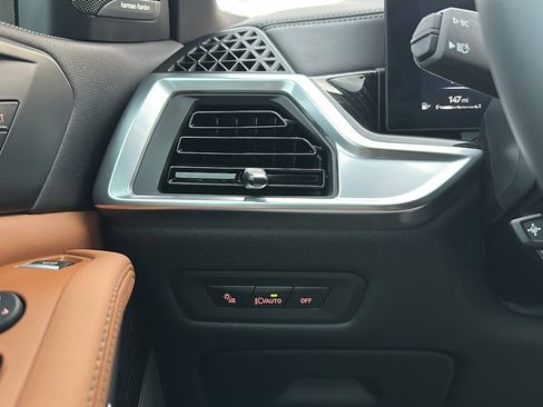 Certified 2025 BMW X5 xDrive40i w/ M Sport Package image 36