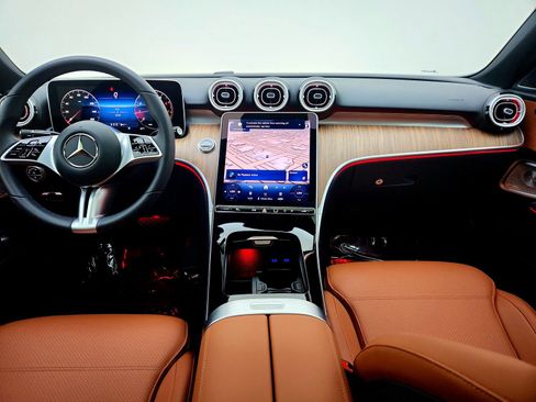 Used 2025 Mercedes-Benz C 300 Sedan image 23