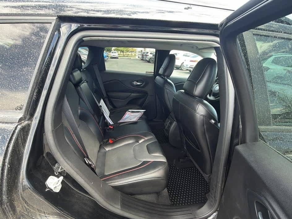 Used 2022 Jeep Cherokee Trailhawk w/ Premium Leather Package AWD/4WD image 26