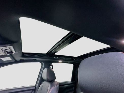 Used 2023 Nissan Titan PRO-4X w/ Pro-4x Convenience Package image 11