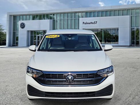 Certified 2024 Volkswagen Jetta SE FWD image 2