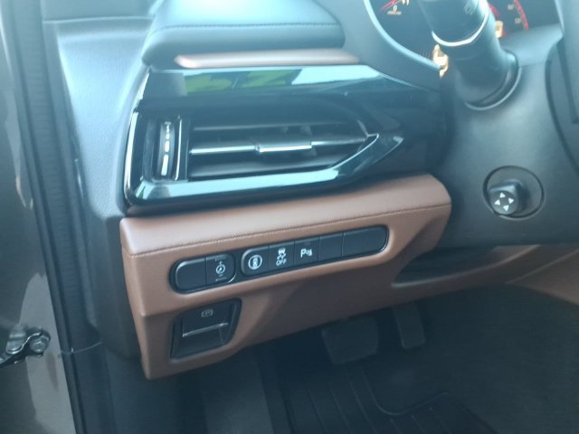 Used 2024 Acura MDX w/ Technology Package FWD image 17