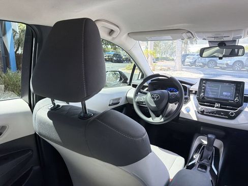 Used 2022 Toyota Corolla LE FWD image 17