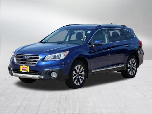 Used 2017 Subaru Outback 2.5i Touring AWD/4WD image 3