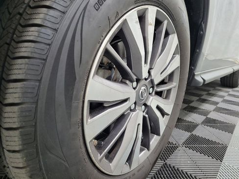 Used 2019 Nissan Pathfinder SV AWD/4WD image 31