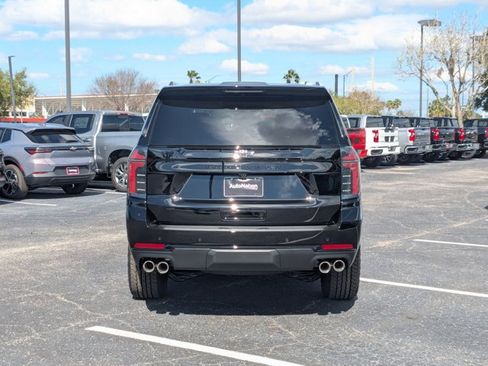 New 2026 Chevrolet Suburban Z71 image 8