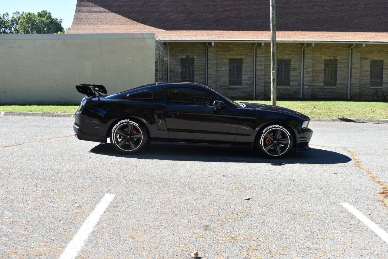 Used 2010 Ford Mustang GT Premium RWD image 8