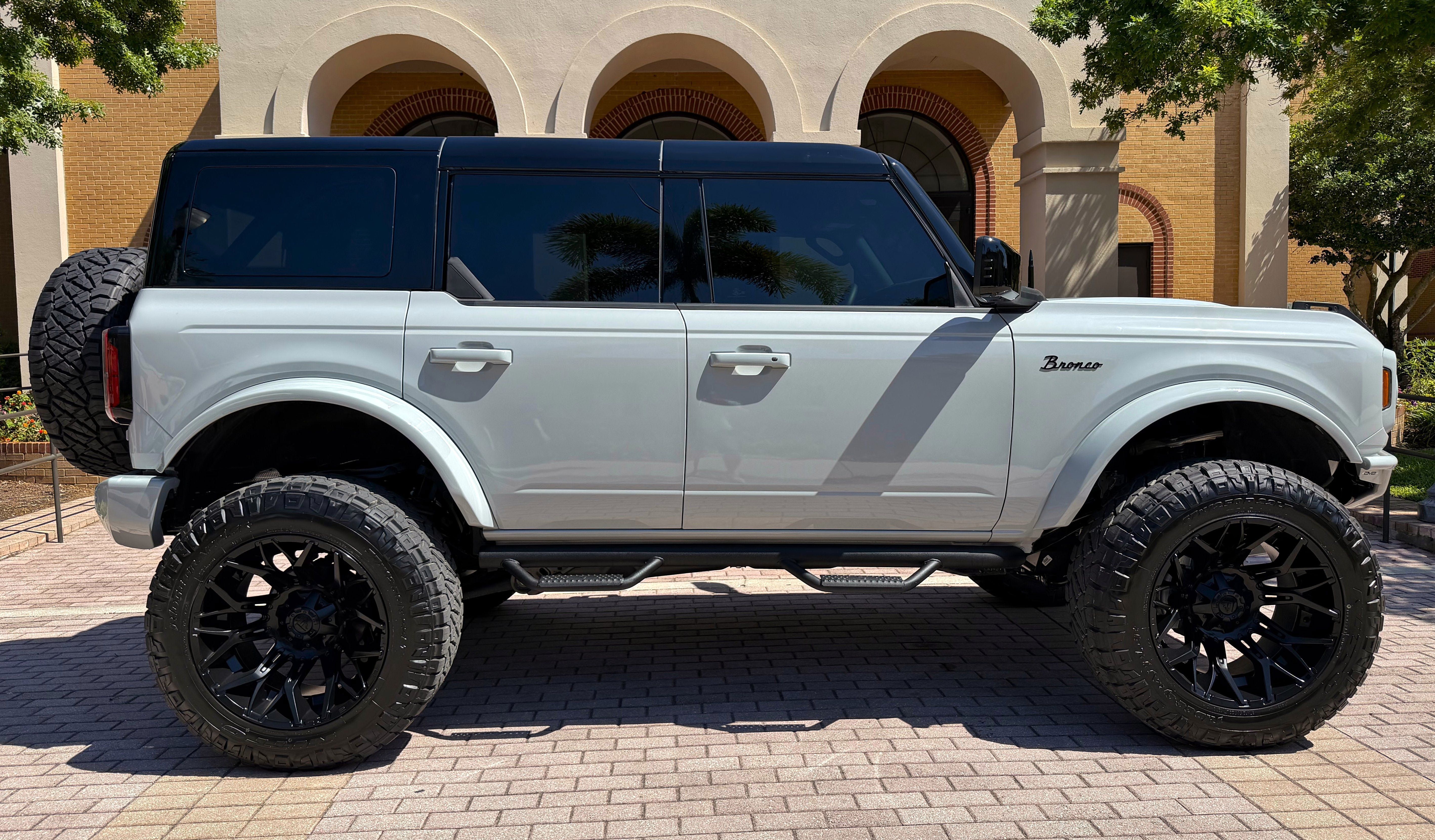 Used 2026 Ford Bronco Outer Banks AWD/4WD image 2