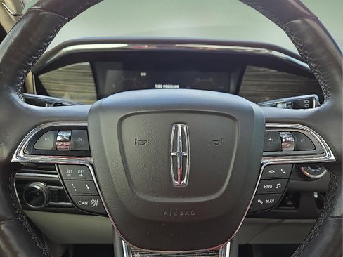 Used 2020 Lincoln Navigator Black Label w/ Cargo Convenience Package image 24