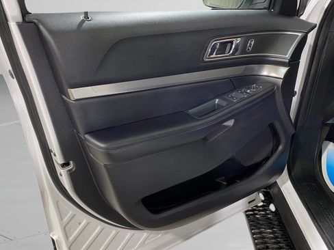 Used 2018 Ford Explorer XLT AWD/4WD image 21
