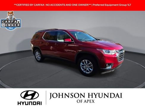 Used 2019 Chevrolet Traverse LT image 2
