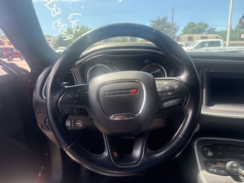 Used 2019 Dodge Challenger SXT image 3