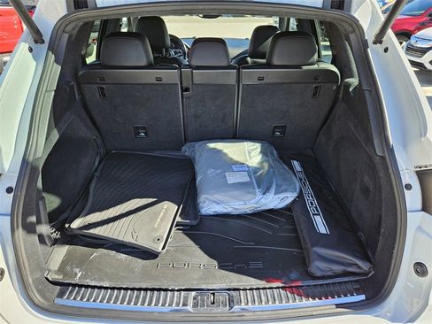 Used 2016 Porsche Cayenne Turbo image 29