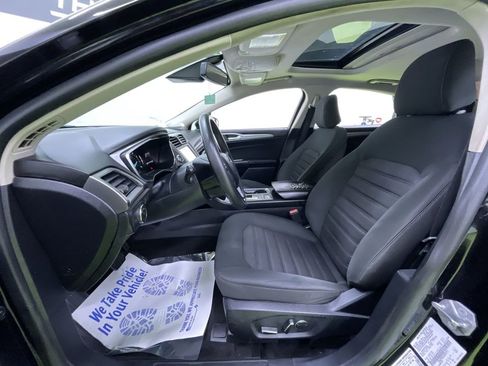 Used 2020 Ford Fusion SE image 17