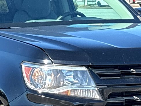 Used 2021 Chevrolet Colorado W/T w/ Custom Special Edition image 21