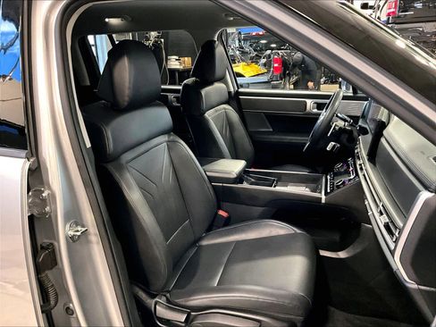 Used 2024 Hyundai Santa Fe SEL image 11