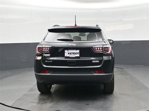 New 2026 Jeep Compass Latitude w/ Mopar Graphics Package image 5