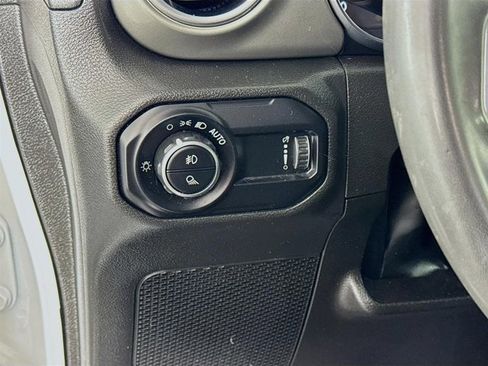 Used 2023 Jeep Gladiator Overland w/ Trailer Tow Package image 11