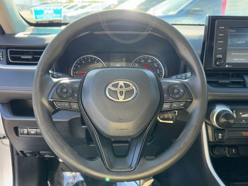 Certified 2021 Toyota RAV4 LE w/ Carpet Mat Package (TMS) image 21