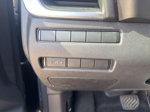 Used 2021 Nissan Rogue S image 12