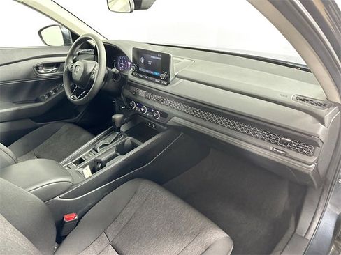Used 2025 Honda Accord LX image 26