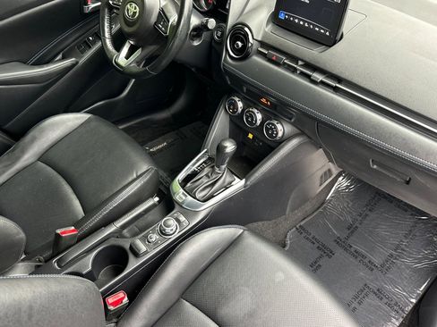 Used 2020 Toyota Yaris XLE image 37