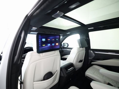 Used 2026 Cadillac Escalade V image 17