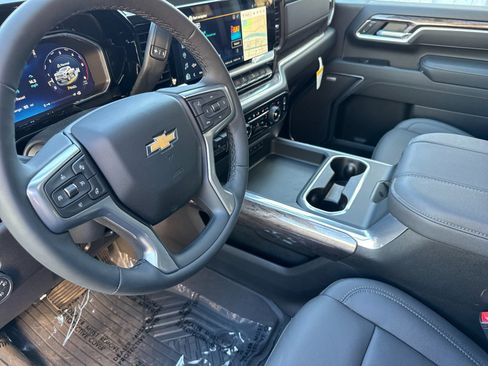 New 2026 Chevrolet Silverado 2500 LTZ w/ LTZ Premium Package AWD/4WD image 9