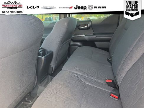 Used 2017 Toyota Tacoma TRD Off-Road w/ Premium & Technology Package AWD/4WD image 13