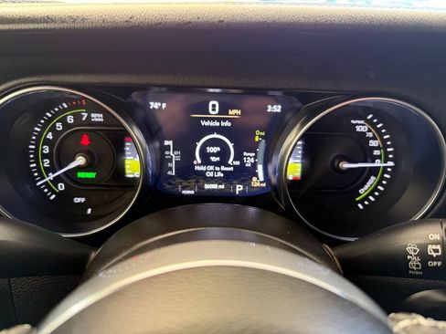 Used 2021 Jeep Wrangler Unlimited Sahara w/ Safety Group image 25