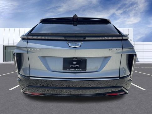 Used 2024 Cadillac Lyriq Luxury AWD/4WD image 11