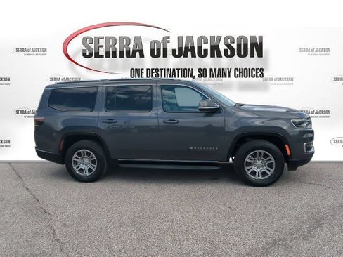 Used 2022 Jeep Wagoneer Series I AWD/4WD image 9