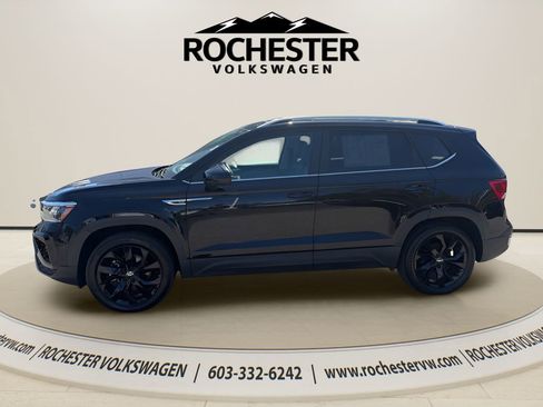 Used 2023 Volkswagen Taos SE AWD/4WD image 3