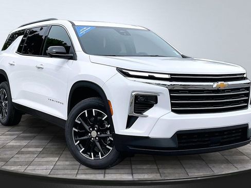 New 2026 Chevrolet Traverse LT FWD image 2