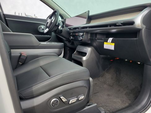New 2026 Hyundai Ioniq 9 Limited AWD/4WD image 17
