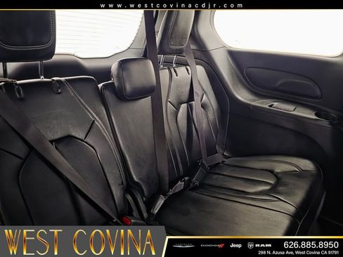 Used 2024 Chrysler Pacifica Limited FWD image 10