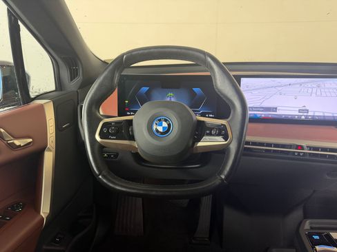 Used 2024 BMW iX xDrive50 w/ Premium Package AWD/4WD image 33