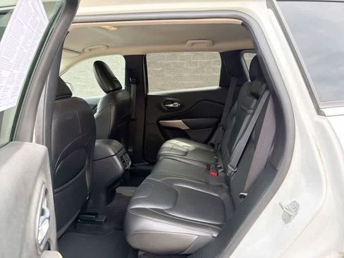 Used 2018 Jeep Cherokee Limited AWD/4WD image 24