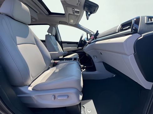 Used 2018 Honda Odyssey Elite image 30